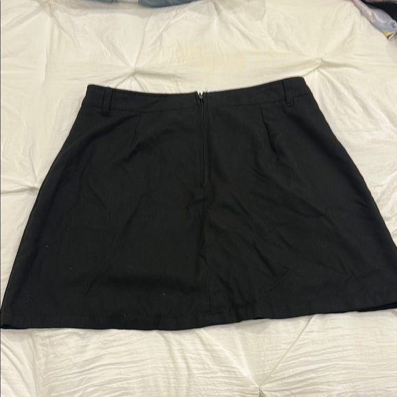 Hot Topic Black Skirt with Silver Heart Accents- large - Picture 5 of 7